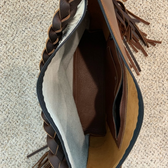 NWOT - Gorgeous new handmade leather and cowhide fringe handbag - Picture 4 of 8